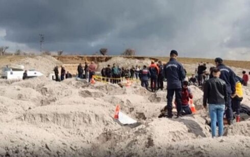 Türkiyədə yeraltı kartof anbarı çökdü - 2 ölü, 4 yaralı