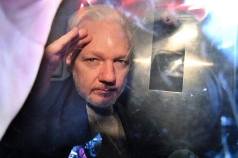ABŞ “WikiLeaks”in qurucusundan əl çəkə bilər
