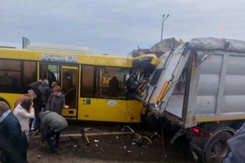 Belarusda avtobusla yük maşını toqquşdu: 40-dan çox yaralı var