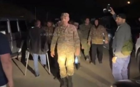 Ermənistanda 20 hərbçi Qazaxın kəndlərinin qaytarılmasına etiraz edənlərə qoşuldu? - VİDEO
