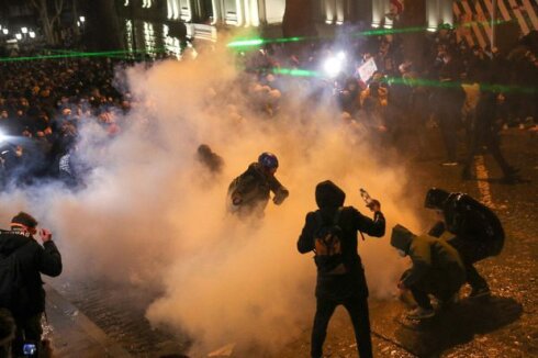 Tbilisidə polislə etirazçılar arasında iğtişaş baş verib