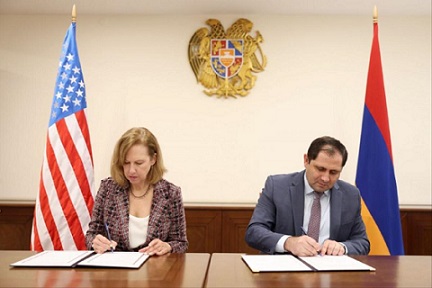 ABŞ-Ermənistan hərbi əməkdaşlığı müzakirə olunub - Saziş imzalanıb