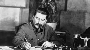 Stalin Hitleri kimyəvi silahdan imtina etməyə məcbur edibmiş