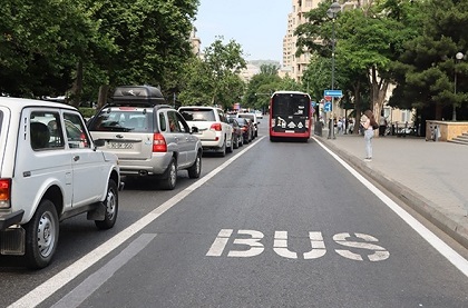 Avtobus zolağı sürücüləri çaş-baş salıb: Bilmədən cərimə olunurlar - VİDEO