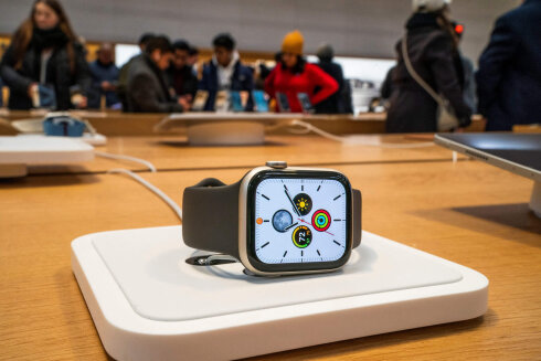 “Apple” saatlarını kilidləyən “watchOS 11 beta” ləğv edildi