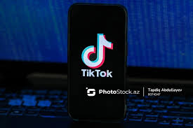 "TikTok" yüzlərlə moderatoru işdən çıxaracaq