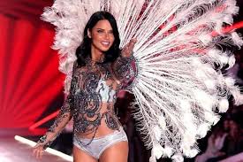 Adriana Lima iç geyimi dəfiləsinə çıxacaq