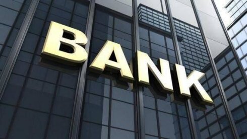 Banklarla bağlı ŞOK XƏBƏR – Əhali pullarını niyə geri çəkir?