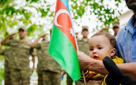 Baş nazirdən şəhid ailələri ilə bağlı - Yeni Qərar