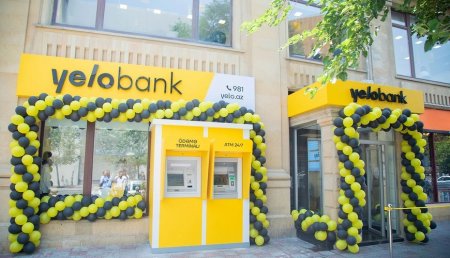 “Yelo Bank”ın filial müdiri müştərinin çənəsini sındırıb - FOTO