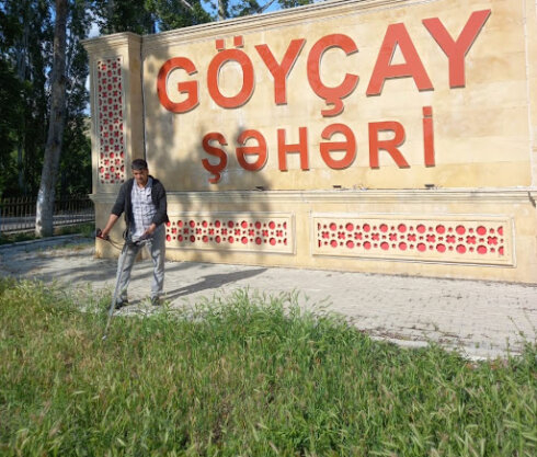 Göyçayda “Qarabağ Azərbaycandır” yazısını və bayraqları sökdülər