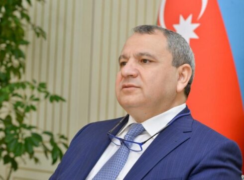 Elçin Babayeb BDU-nun həyətində “Cofeshop” açır?