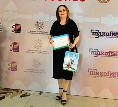 ﻿ Goranboyda məktəb direktoru PULU SİYAHI İLƏ YIĞIR - FOTOFAKT