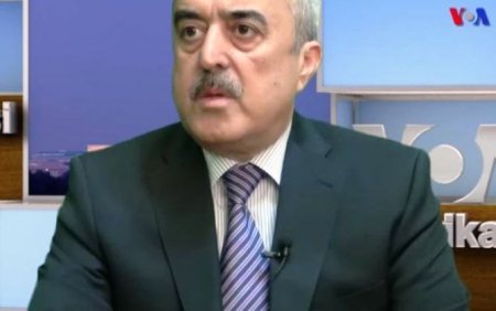 "Yeni bir liderin ortalığa çıxması hər şeyi dəyişə bilər" - Etibar Məmmədov