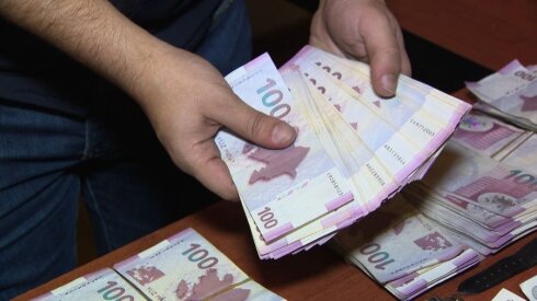 Bu şəxslərin maaşı bir ayda 240 manatdan çox artdı