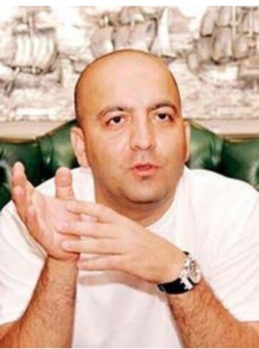 "Mübariz milyarder, zəngin adam ola bilər, amma insani keyfiyyəti heç vaxt müsbət ola bilməz."