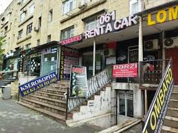 “061 Rent a Car”ın işçisi Lalə Mustafayeva vətəndaşları necə aladadır?-Video