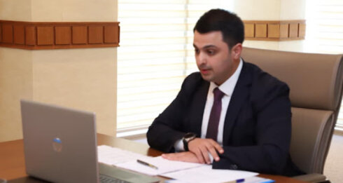 ﻿ İcra hakimiyyətinin işçiləri dövlət torpaqlarını kənar şəxslərə satırlar - Bu cavan başçıda belə....