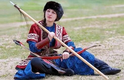 Ön Türklerde “kız evlat” sahibi olmak bazı toplumlarda olduğu gibi bir felaket ve şerefsizlik anlamına gelmiyordu.