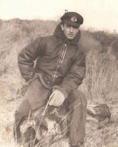 Enver Paşa’nın tek oğlu Pilot Yüzbaşı Ali Enver...