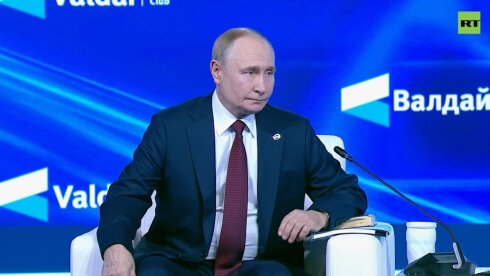 Putinin çıxışı zamanı hücuma keçdilər